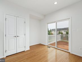 22855 Chestnut Oak Terrace, Sterling VA 20166