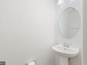 22855 Chestnut Oak Terrace, Sterling VA 20166