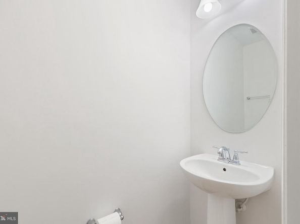 22855 Chestnut Oak Terrace, Sterling VA 20166