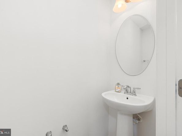 22855 Chestnut Oak Terrace, Sterling VA 20166