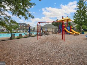 22855 Chestnut Oak Terrace, Sterling VA 20166