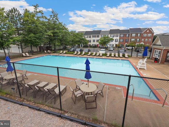 22855 Chestnut Oak Terrace, Sterling VA 20166