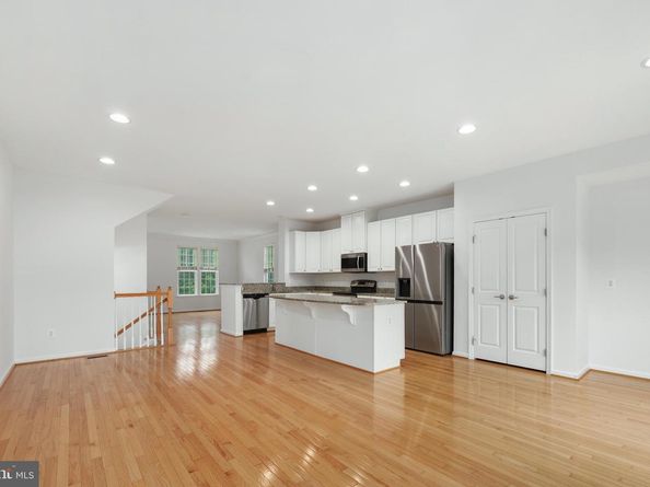 22855 Chestnut Oak Terrace, Sterling VA 20166