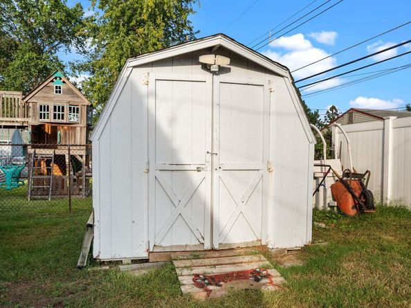 24 Chestnut Lane, Levittown PA 19055