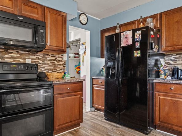 24 Chestnut Lane, Levittown PA 19055