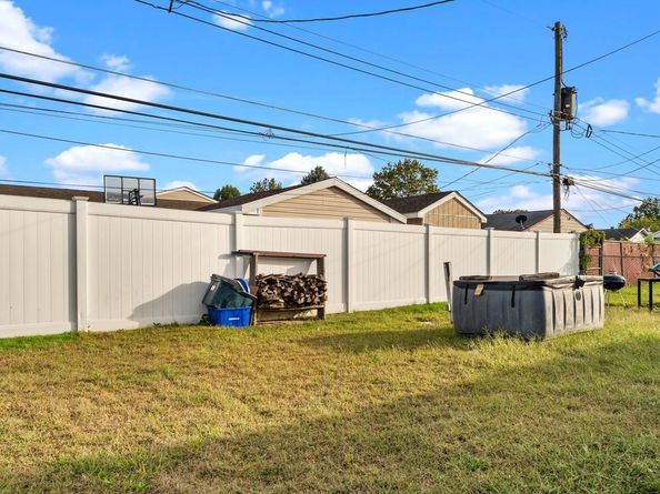 24 Chestnut Lane, Levittown PA 19055