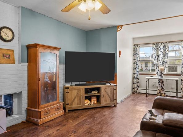 24 Chestnut Lane, Levittown PA 19055