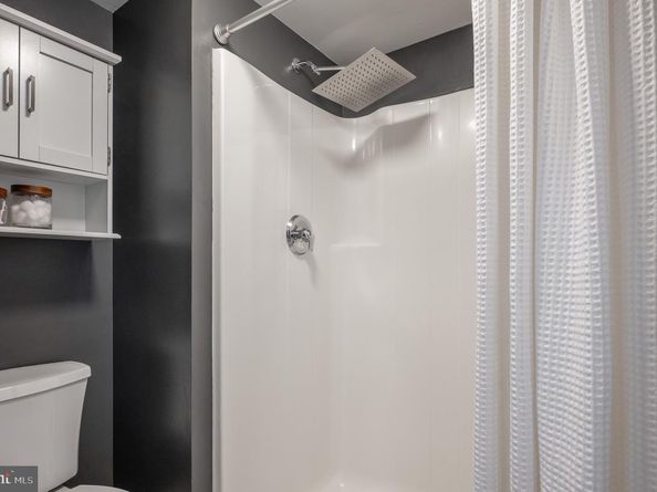 110 Roberts Lane 301, Alexandria VA 22314