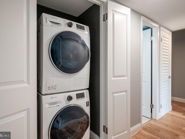 110 Roberts Lane 301, Alexandria VA 22314