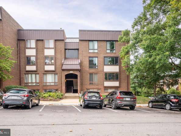 110 Roberts Lane 301, Alexandria VA 22314