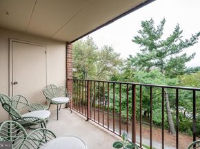 110 Roberts Lane 301, Alexandria VA 22314