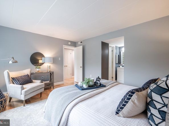 110 Roberts Lane 301, Alexandria VA 22314