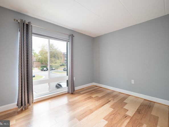 110 Roberts Lane 301, Alexandria VA 22314