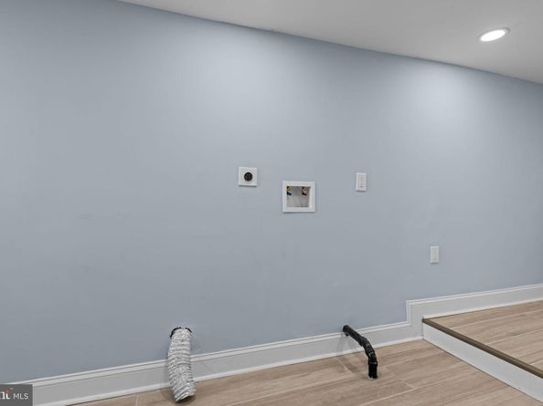 811 W Fisher Avenue, Philadelphia PA 19141