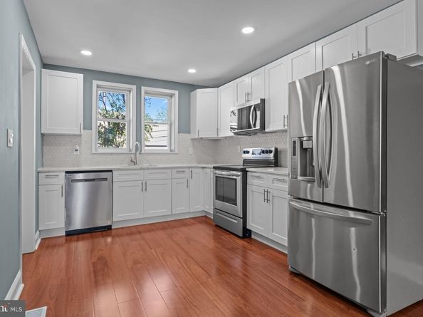 811 W Fisher Avenue, Philadelphia PA 19141