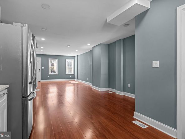 811 W Fisher Avenue, Philadelphia PA 19141