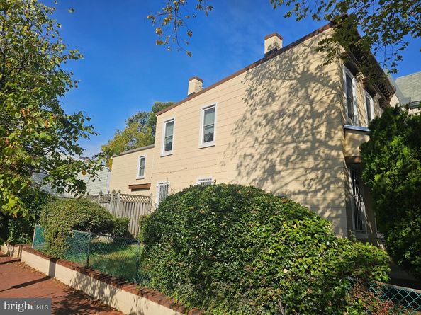351 11TH Street SE, Washington DC 20003