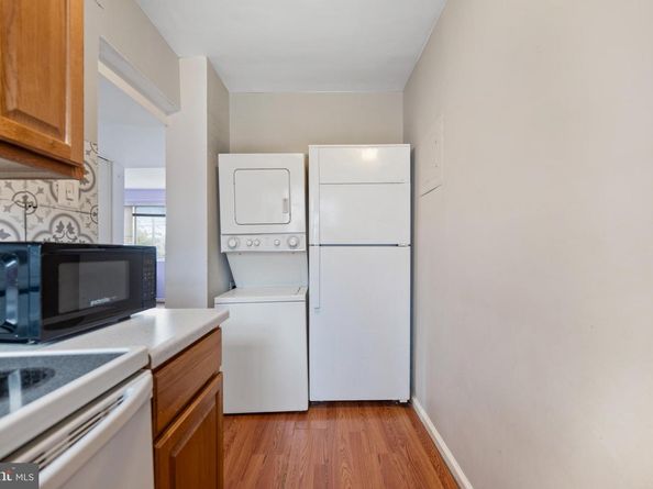 3076 Patrick Henry Drive 202, Falls Church VA 22044