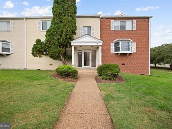 3076 Patrick Henry Drive