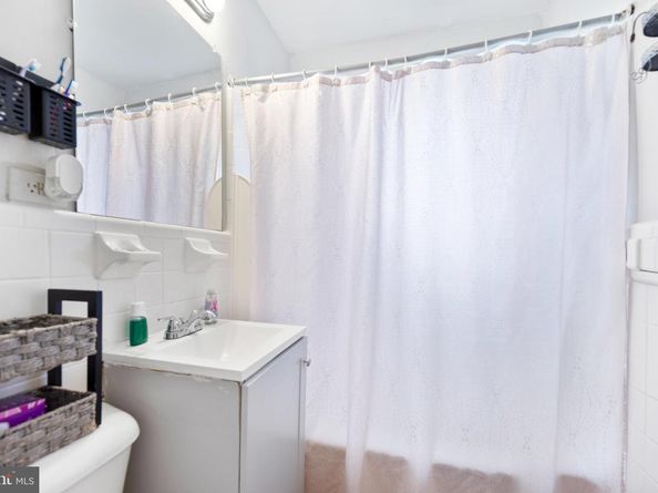 3076 Patrick Henry Drive 202, Falls Church VA 22044