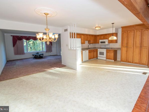4145 Thistlewood Road, Hatboro PA 19040