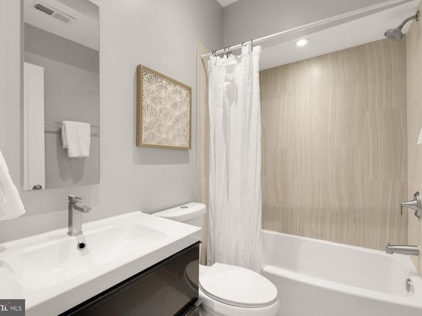 1735 1st Street NW 2, Washington DC 20001