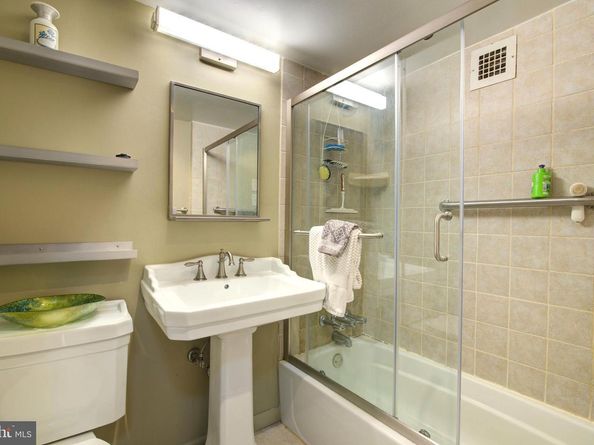 2500 N Van Dorn Street 801, Alexandria VA 22302