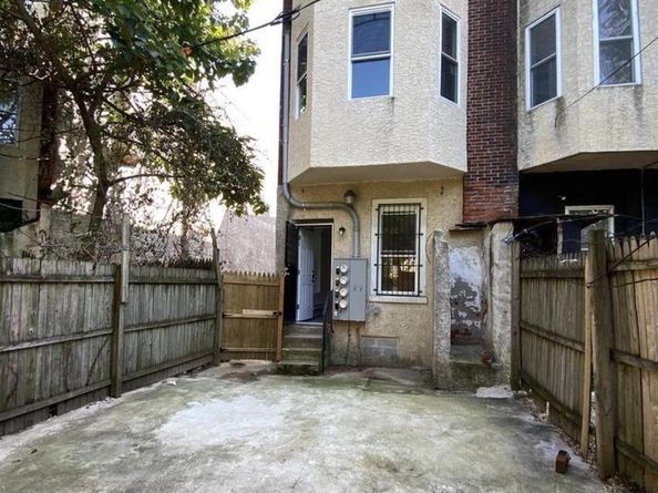 1913 W Diamond Street, Philadelphia PA 19121