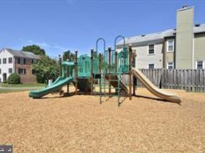 1072 Norwood Court, Sterling VA 20164