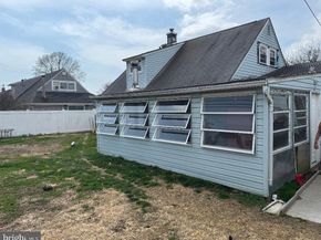 46 Trail Road, Levittown PA 19056