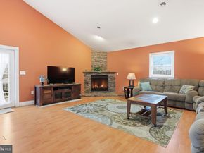 9 Harmony Road, Levittown PA 19056