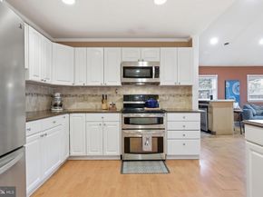 9 Harmony Road, Levittown PA 19056