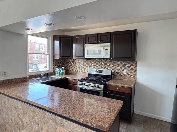 7208 Oakland Street, Philadelphia PA 19149