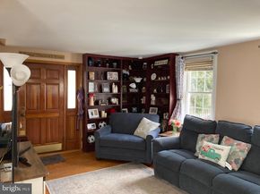 213 Green Lane Terrace, Hatboro PA 19040