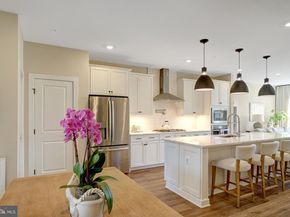 5369 8TH Road S, Arlington VA 22204