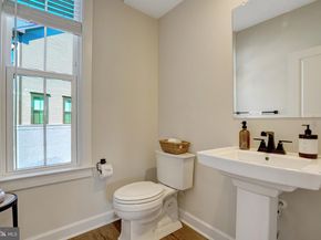 5369 8TH Road S, Arlington VA 22204