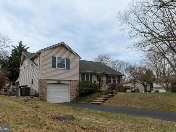 401 Red Barn Road, Willow Grove PA 19090