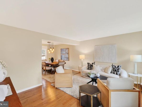 2295 Shawn Court, Dunn Loring VA 22027