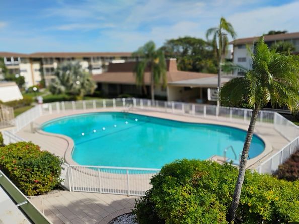 17090 NE 14th Ave 211, North Miami Beach FL 33162