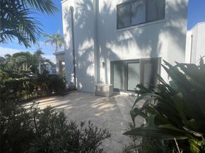 1121 Bel Air Dr, Highland Beach FL 33487