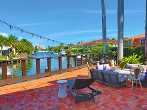 1121 Bel Air Dr, Highland Beach FL 33487