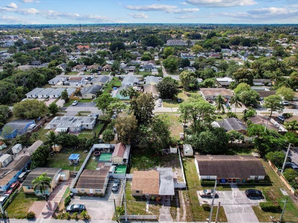 4740 10th Avenue N, Lake Worth FL 33463