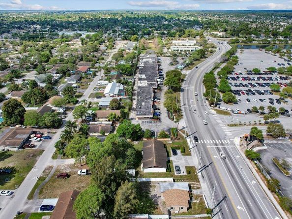 4740 10th Avenue N, Lake Worth FL 33463