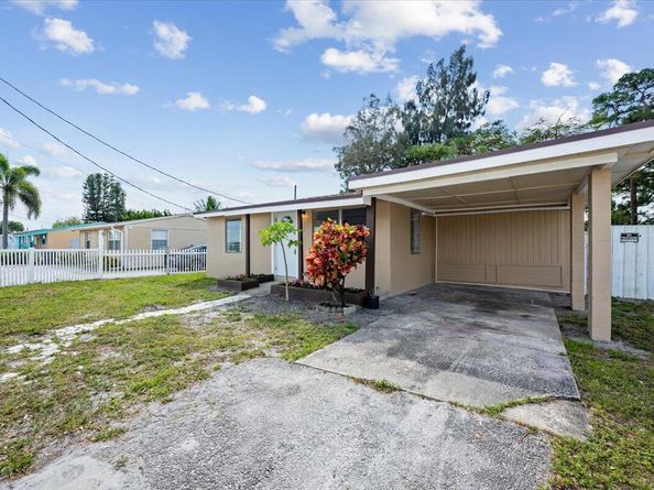 4740 10th Avenue N, Lake Worth FL 33463