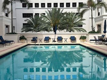 233 S Federal Highway