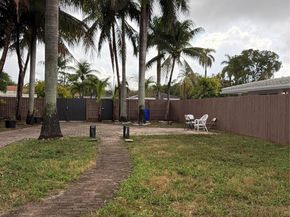 1817 Cleveland, Hollywood FL 33020