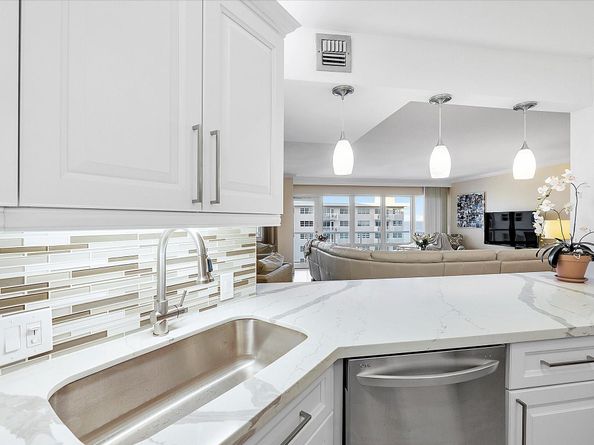 111 N Pompano Beach  blvd 1707, Pompano Beach FL 33062