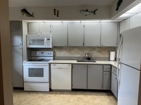 896 N Federal Highway 225, Lantana FL 33462