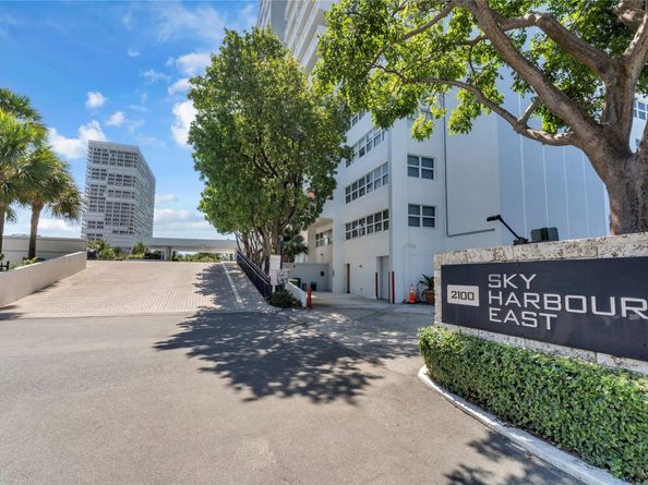 2100 S Ocean Dr 15B, Fort Lauderdale FL 33316