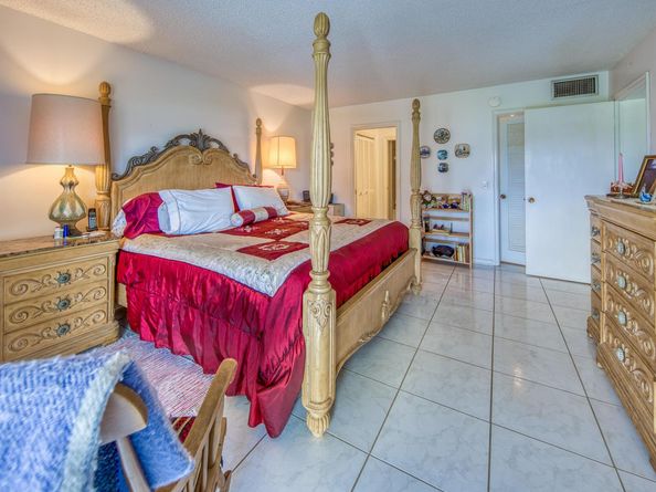 250 John F Kennedy Drive 202, Atlantis FL 33462